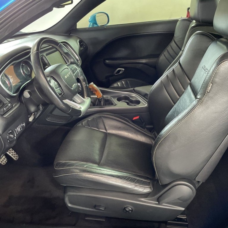 2016 Dodge Challenger Image 10