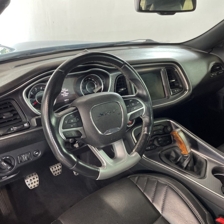 2016 Dodge Challenger Image 11
