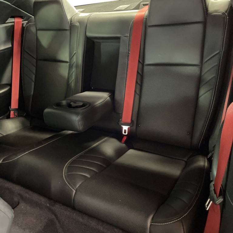 2016 Dodge Challenger Image 19