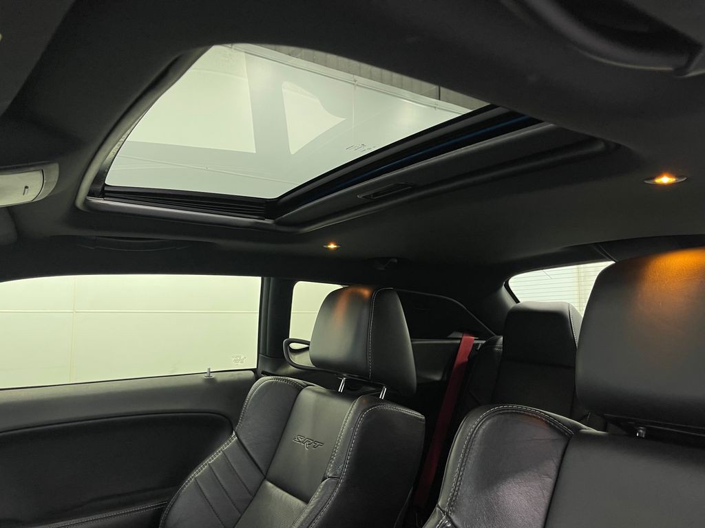 2016 Dodge Challenger Image 12