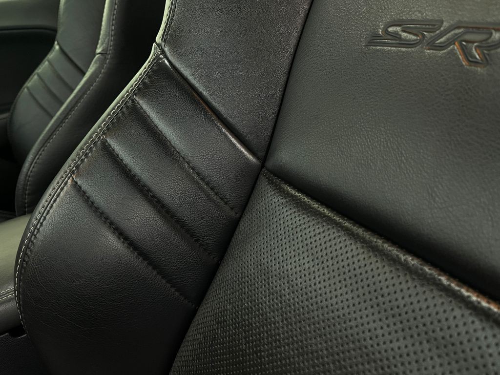 2016 Dodge Challenger Image 18