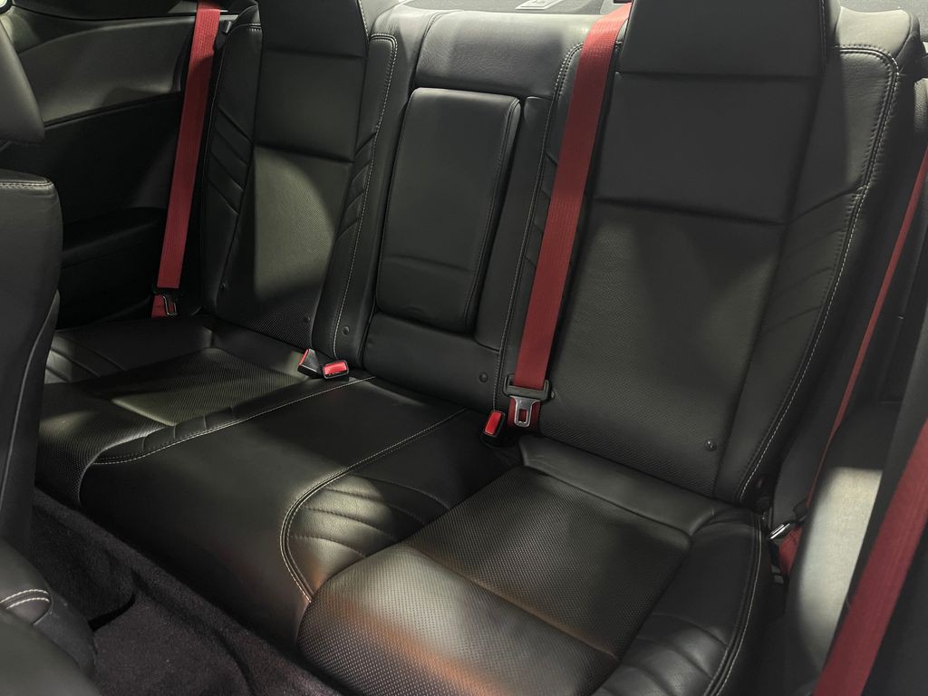 2016 Dodge Challenger Image 30