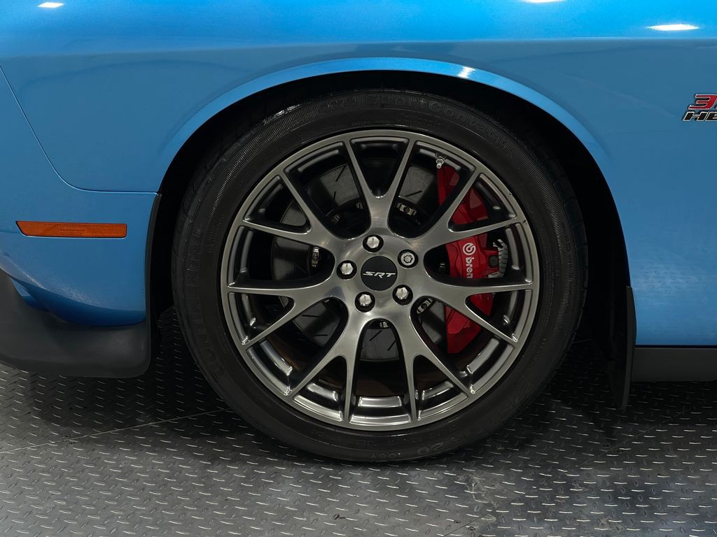 2016 Dodge Challenger Image 35