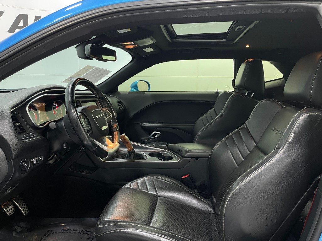 2016 Dodge Challenger Image 13