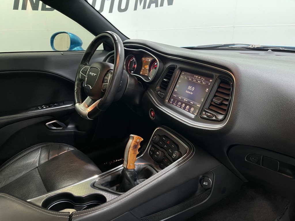 2016 Dodge Challenger Image 21