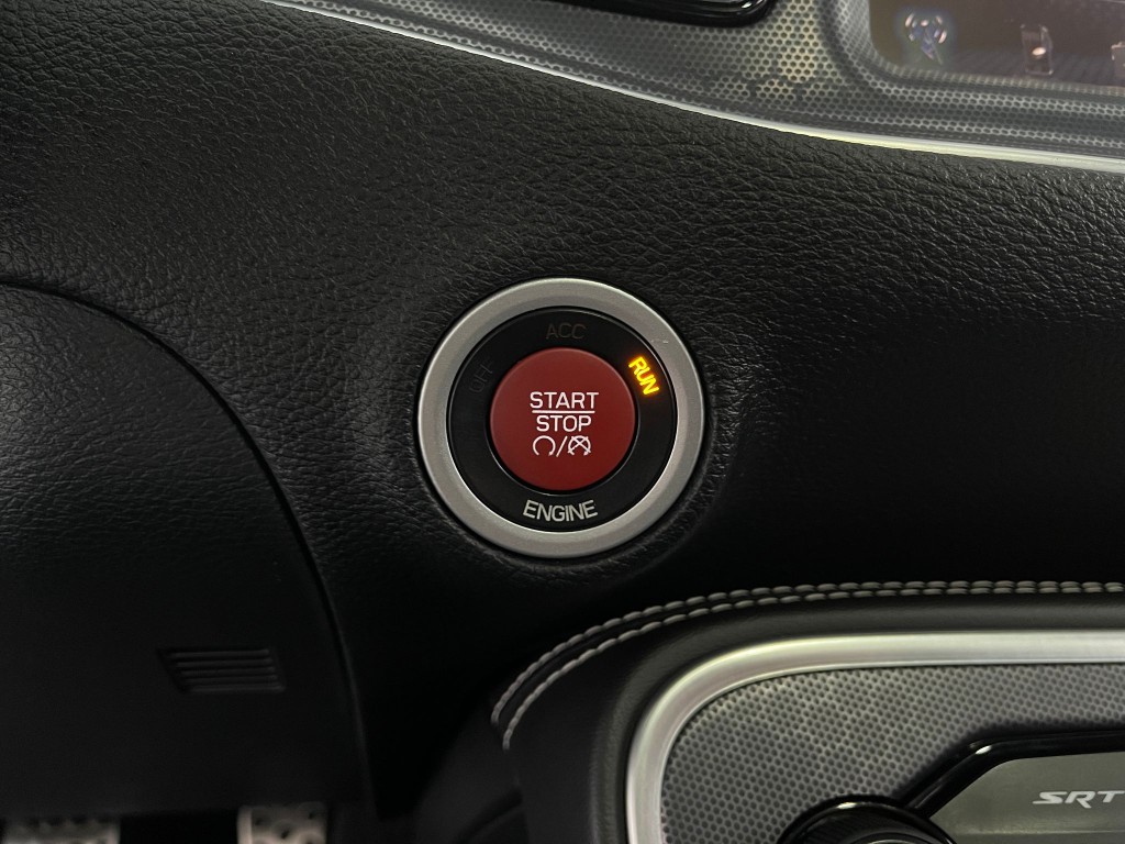 2016 Dodge Challenger Image 22