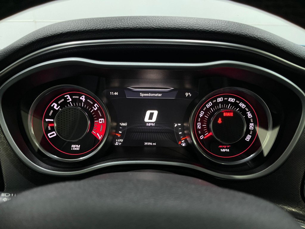 2016 Dodge Challenger Image 24