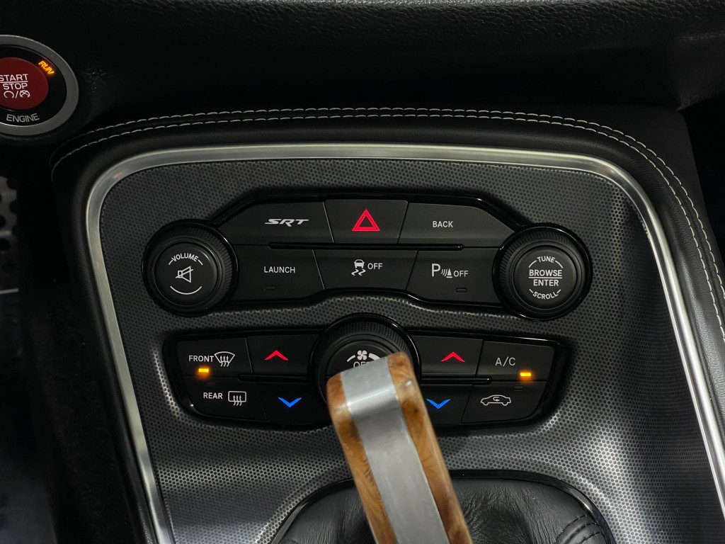 2016 Dodge Challenger Image 26