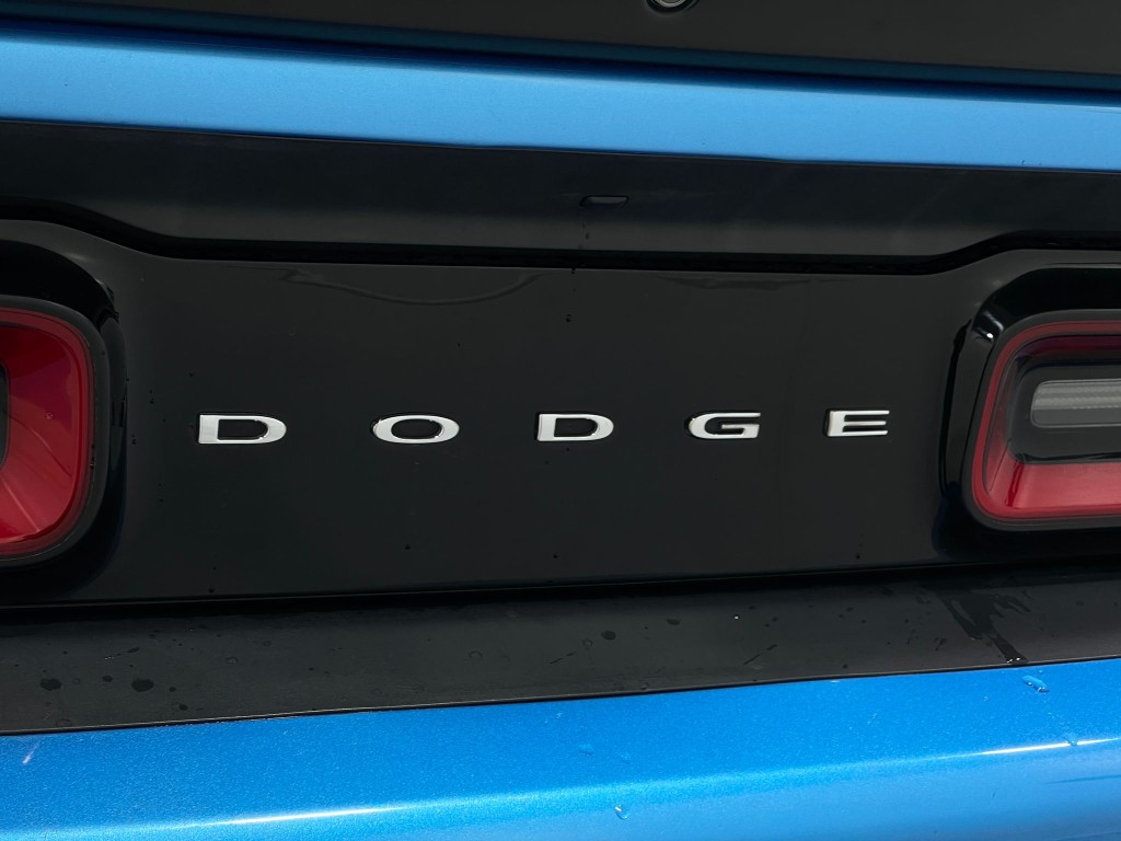 2016 Dodge Challenger Image 39