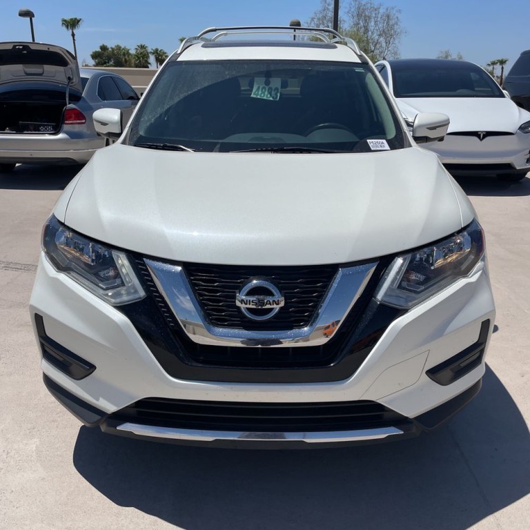 2017 Nissan Rogue Image 2