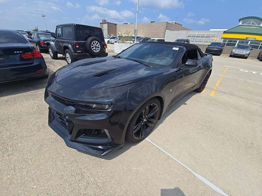 2018 Chevrolet Camaro Image 2