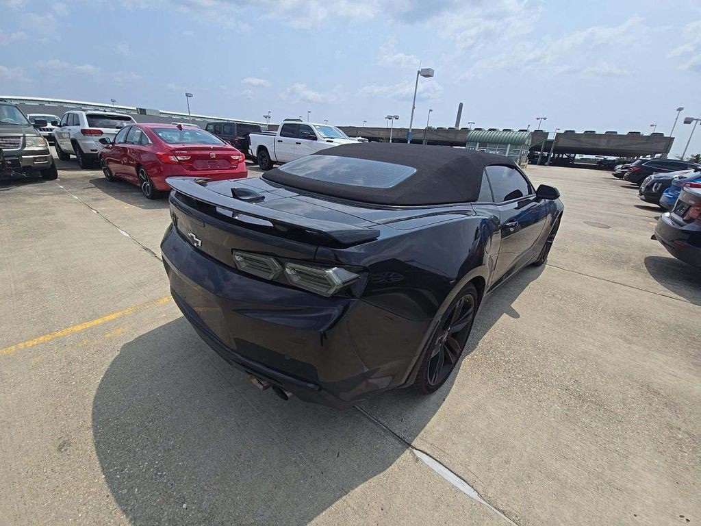 2018 Chevrolet Camaro Image 3