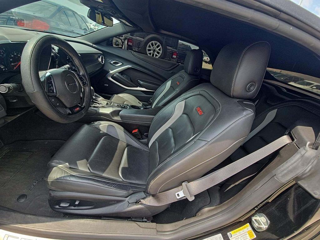 2018 Chevrolet Camaro Image 6