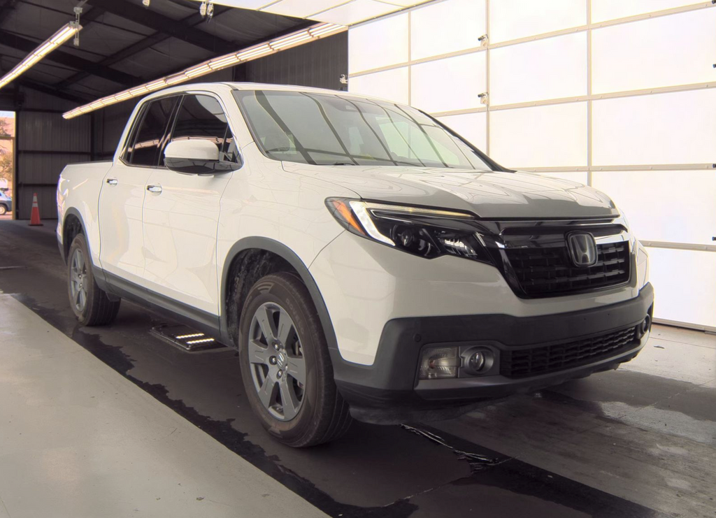 2020 Honda Ridgeline Image 1