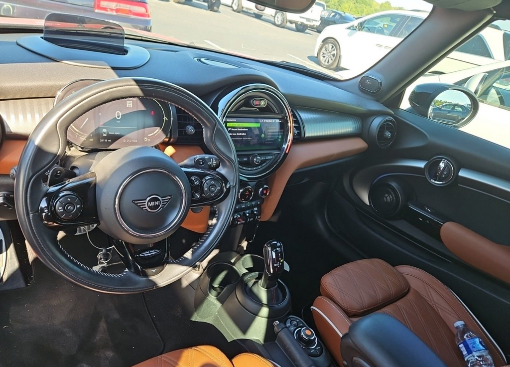 2021 MINI Cooper Image 8