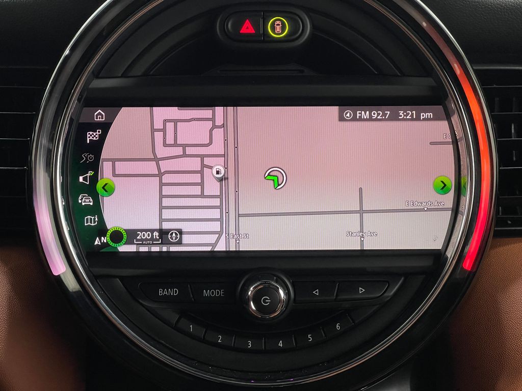 2021 MINI Cooper Image 10