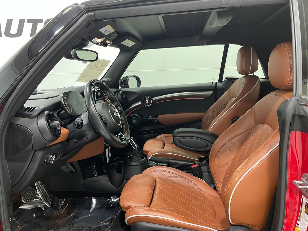 2021 MINI Cooper Image 13