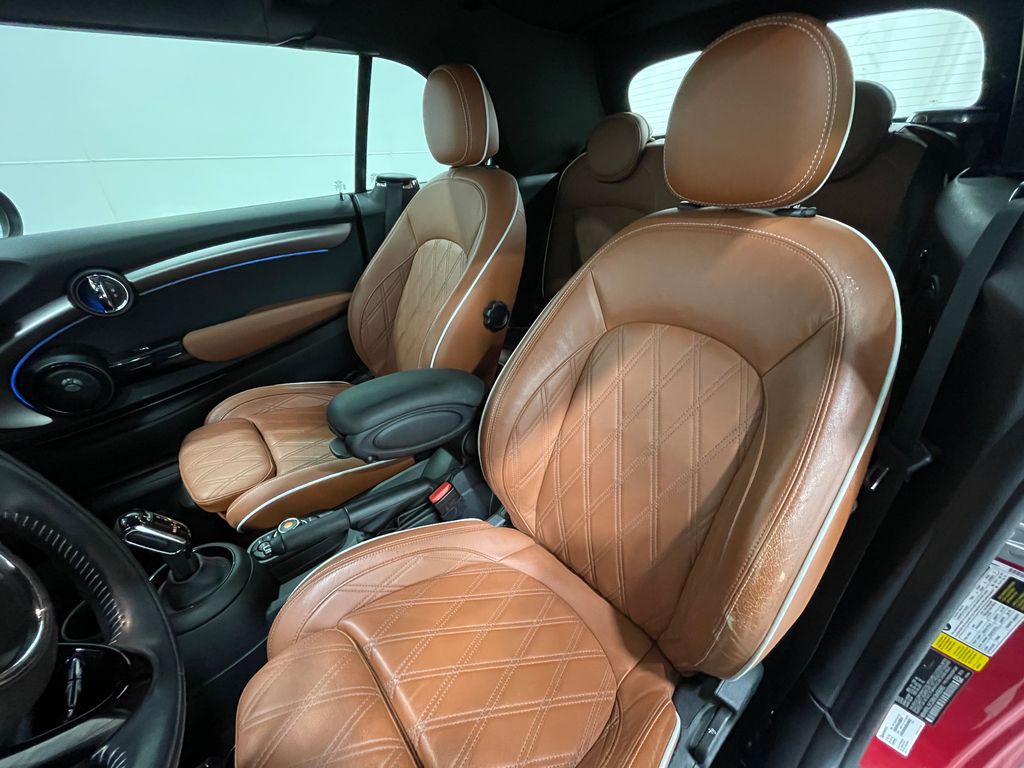 2021 MINI Cooper Image 14