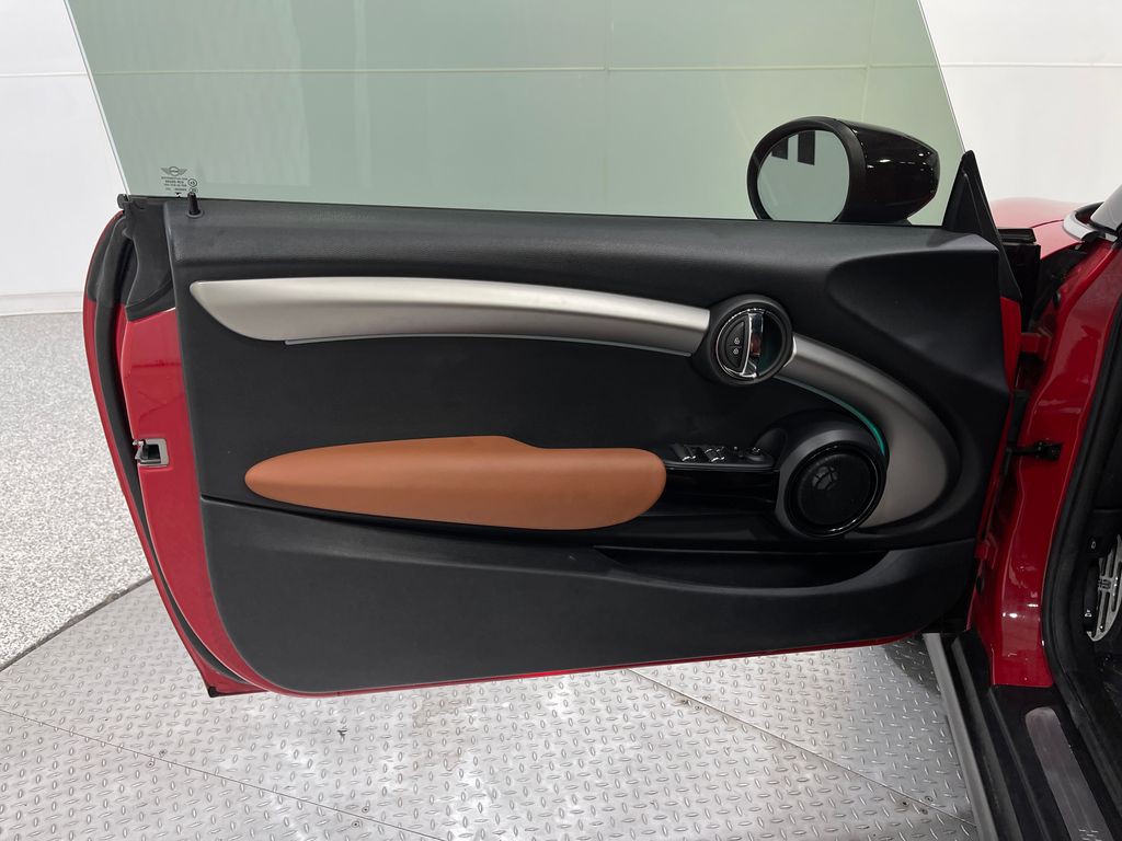 2021 MINI Cooper Image 15