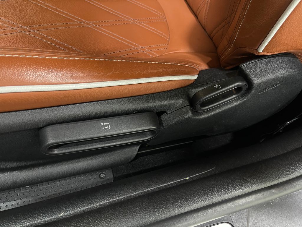 2021 MINI Cooper Image 17