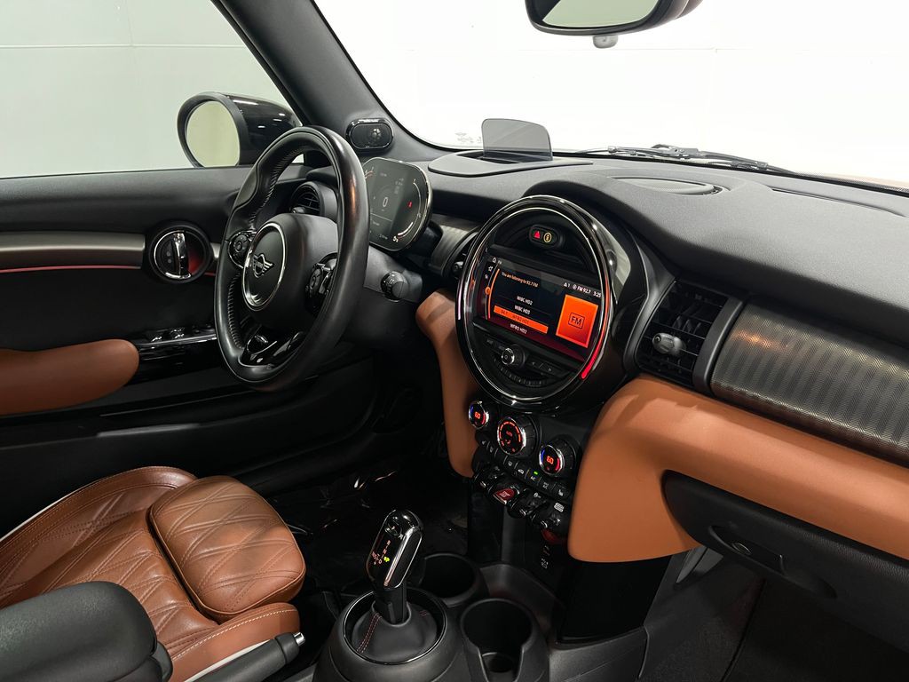 2021 MINI Cooper Image 20
