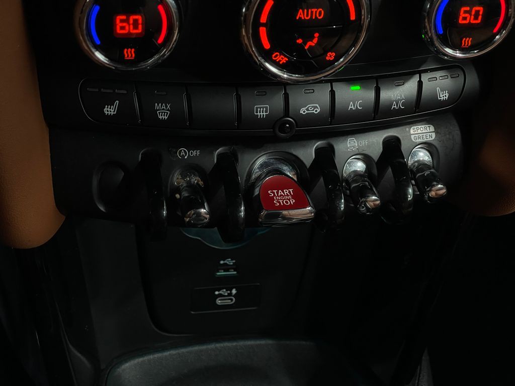 2021 MINI Cooper Image 21