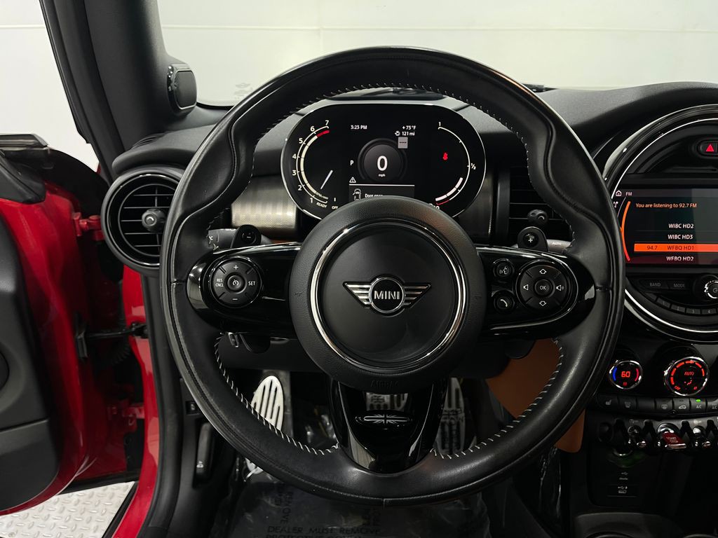 2021 MINI Cooper Image 22