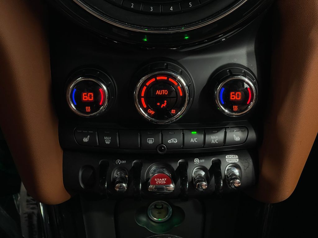 2021 MINI Cooper Image 25