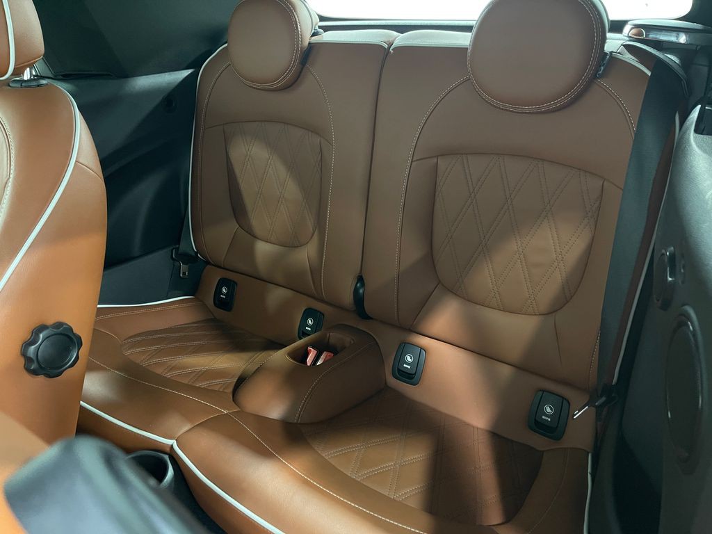 2021 MINI Cooper Image 30