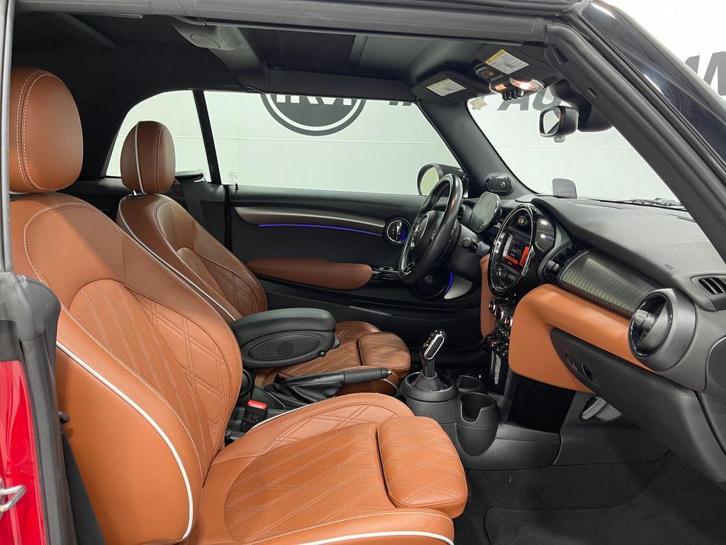 2021 MINI Cooper Image 32