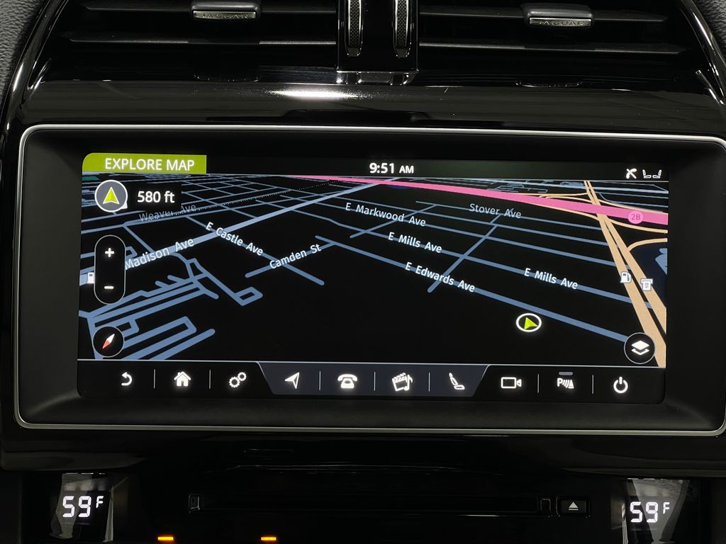 2017 Jaguar F-PACE Image 10