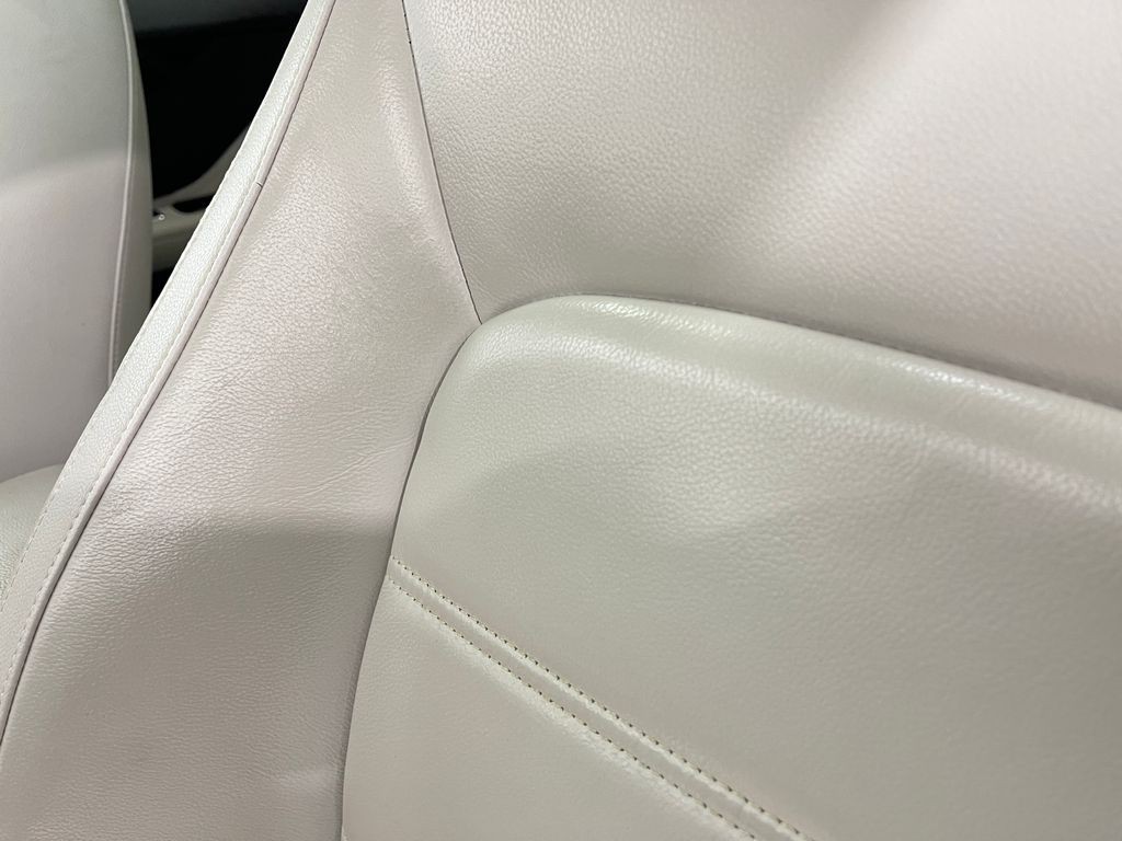 2017 Jaguar F-PACE Image 19