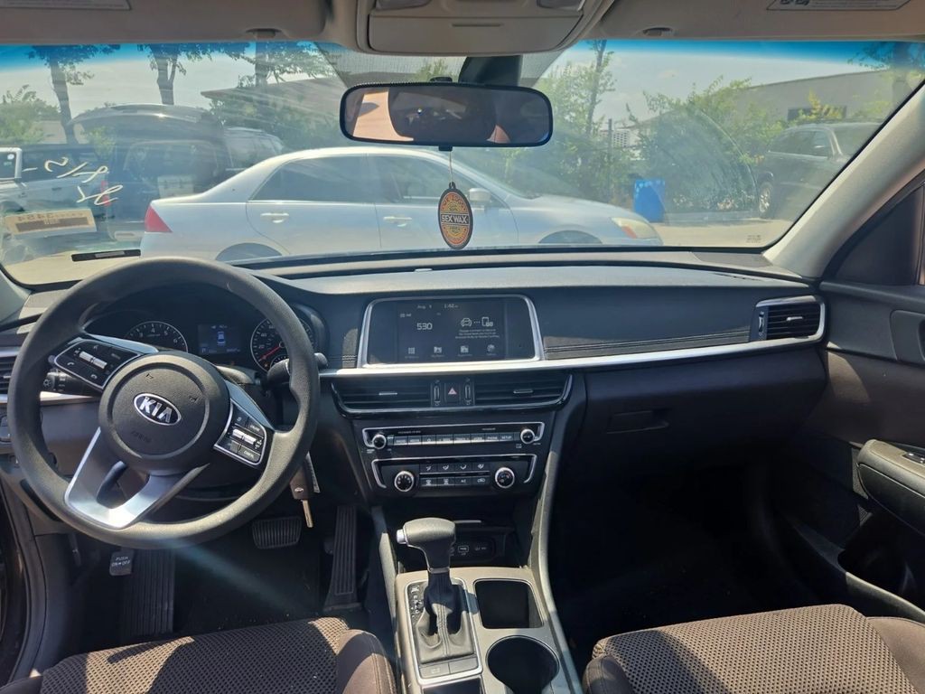 2020 Kia Optima Image 8