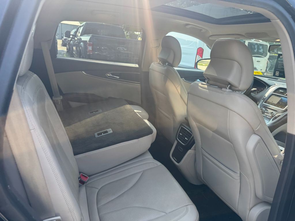 2017 Lincoln MKX Image 8