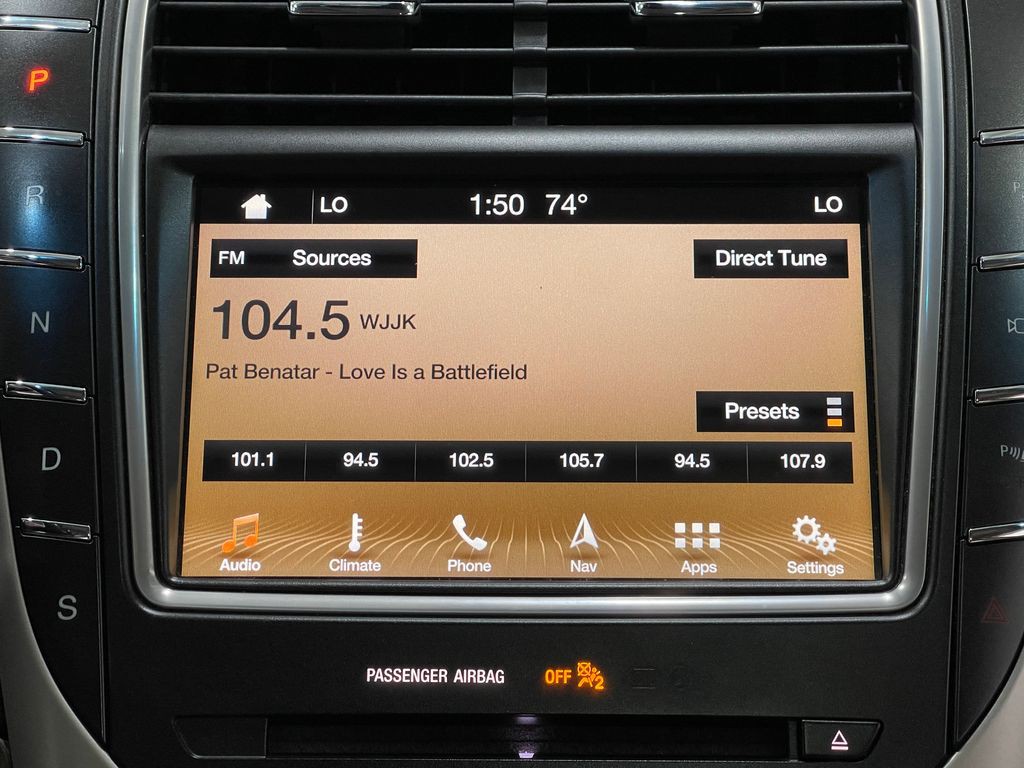 2017 Lincoln MKX Image 25