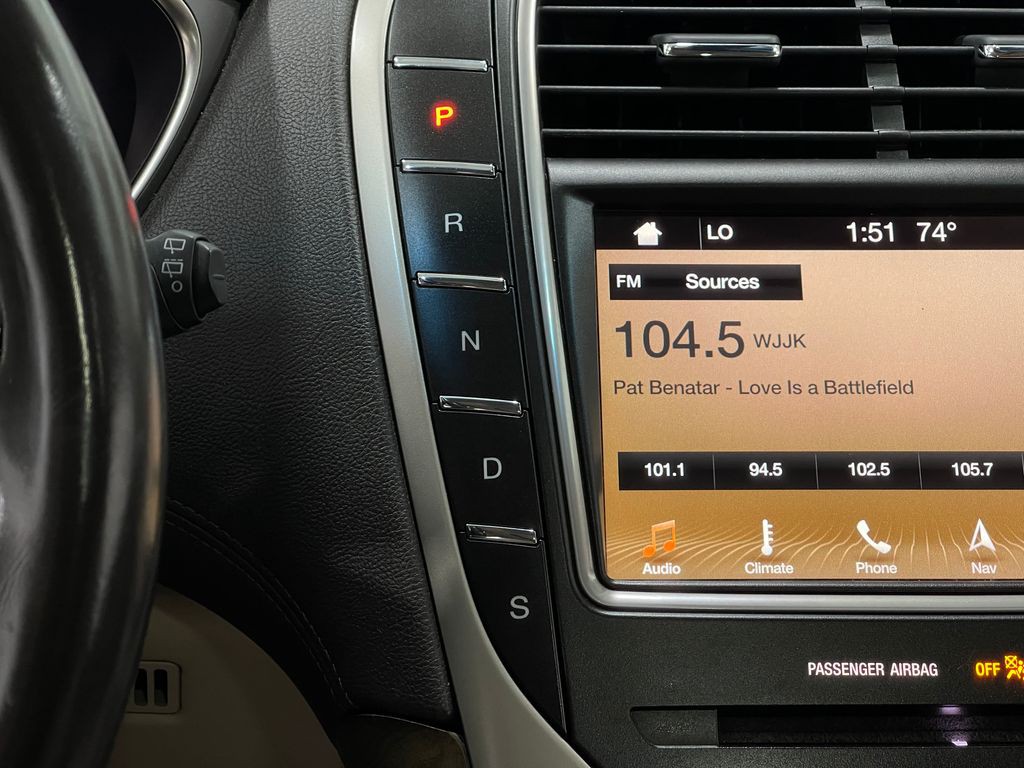 2017 Lincoln MKX Image 30