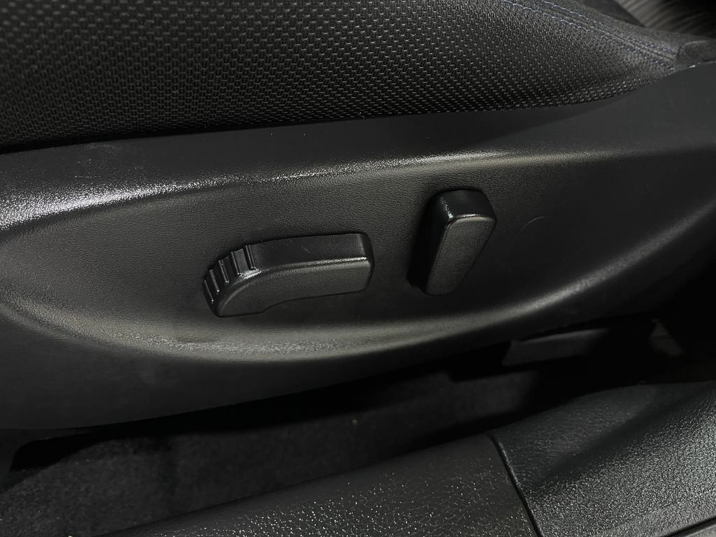 2017 Nissan Maxima Image 16