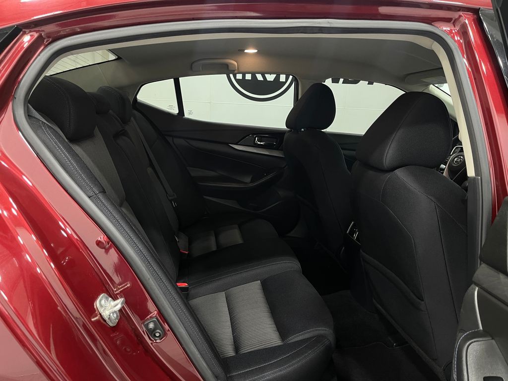 2017 Nissan Maxima Image 29