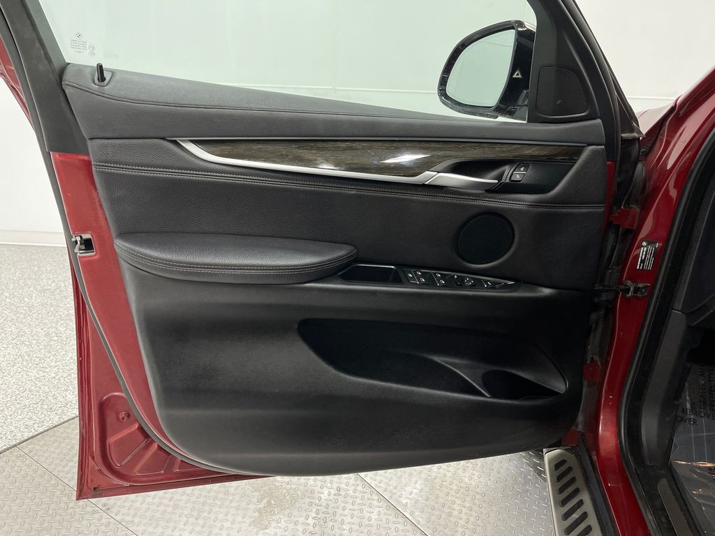 2019 BMW X6 Image 16