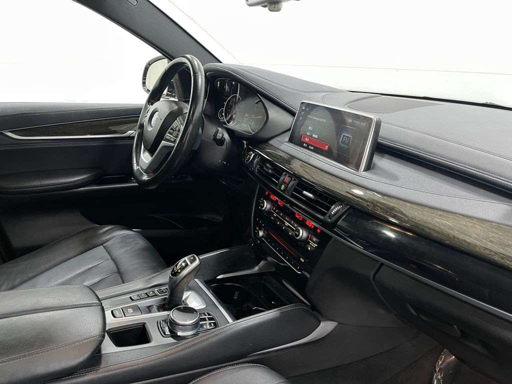 2019 BMW X6 Image 21