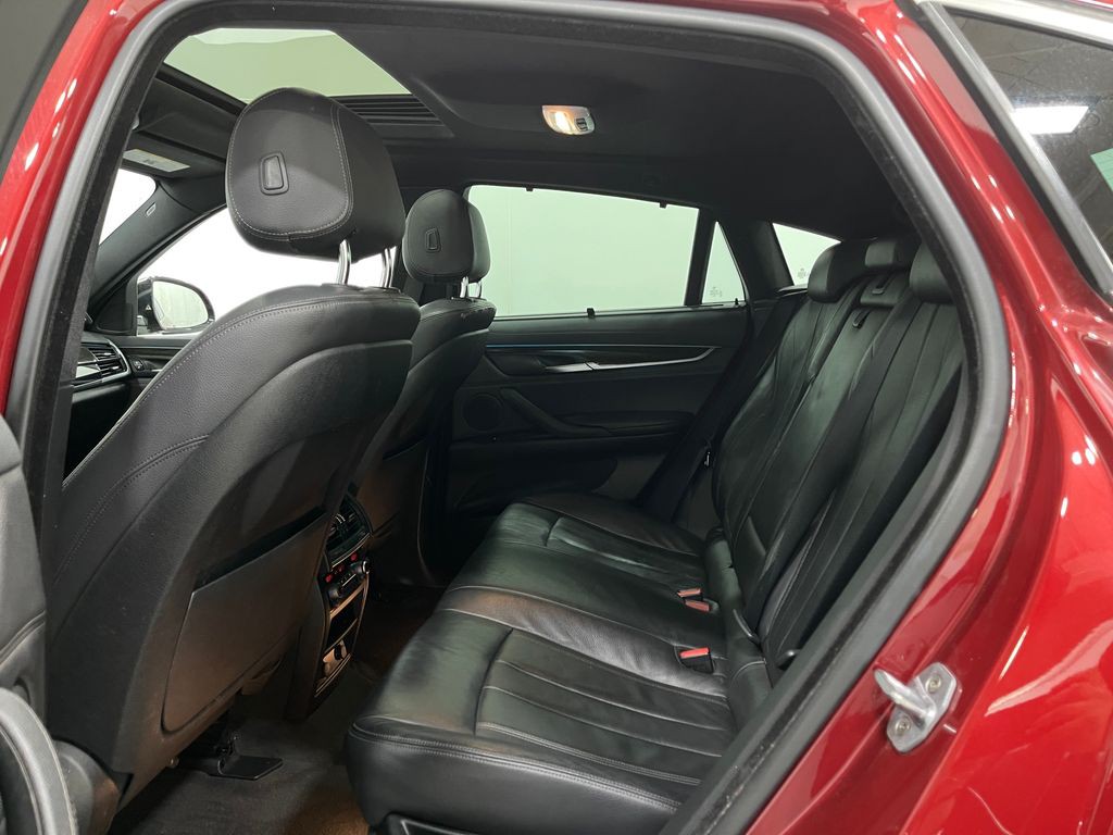 2019 BMW X6 Image 32