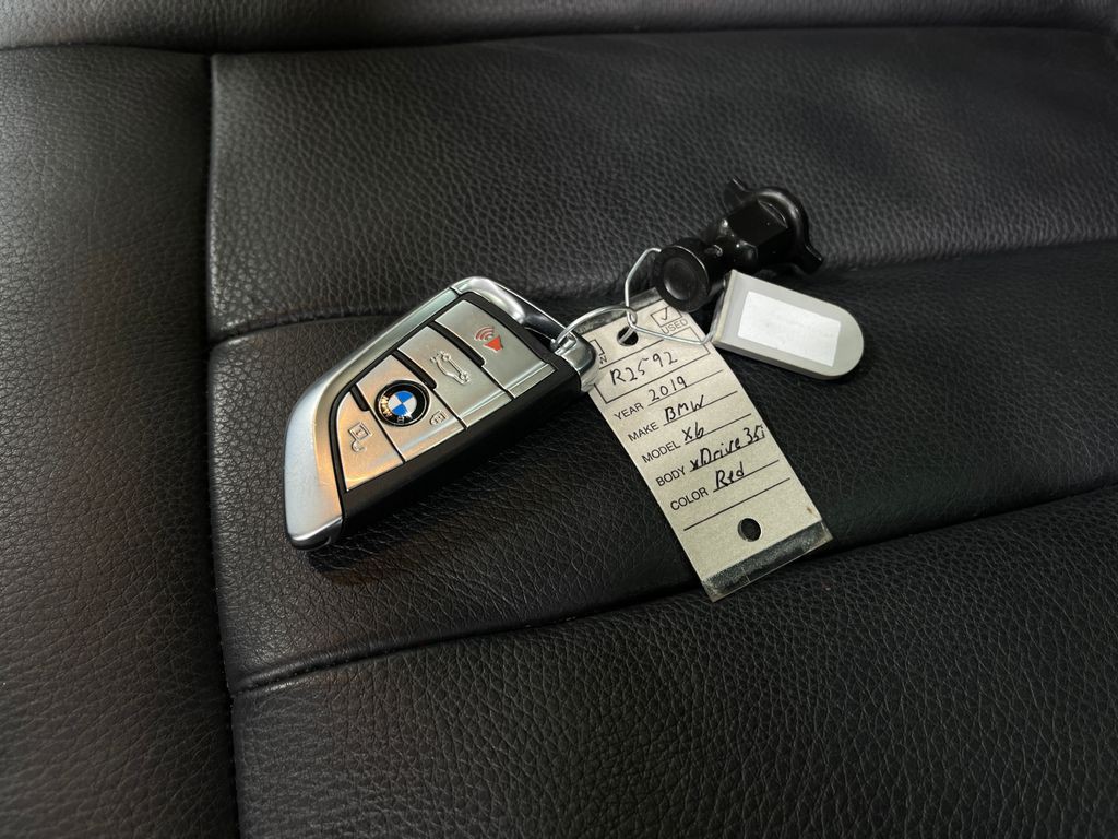 2019 BMW X6 Image 39