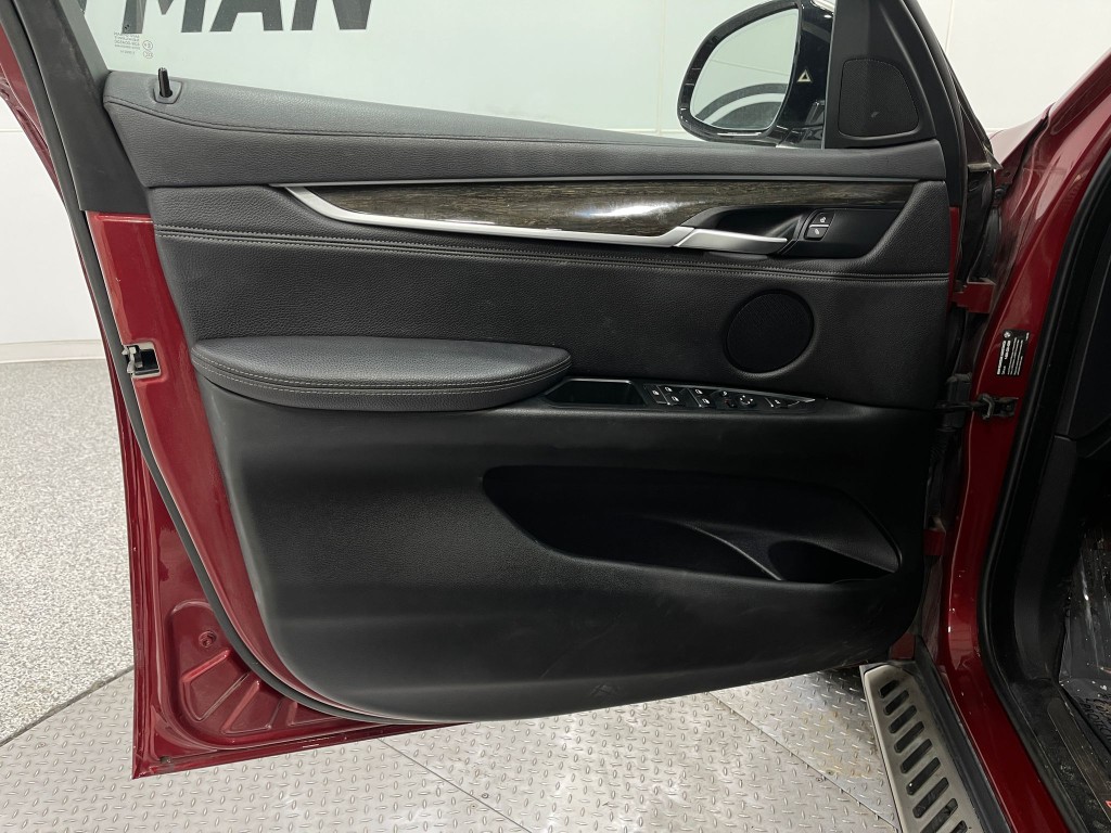 2019 BMW X6 Image 16