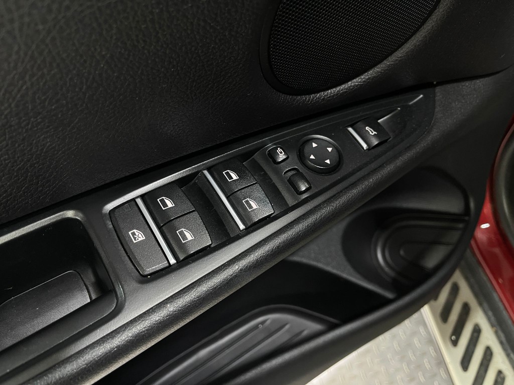 2019 BMW X6 Image 16