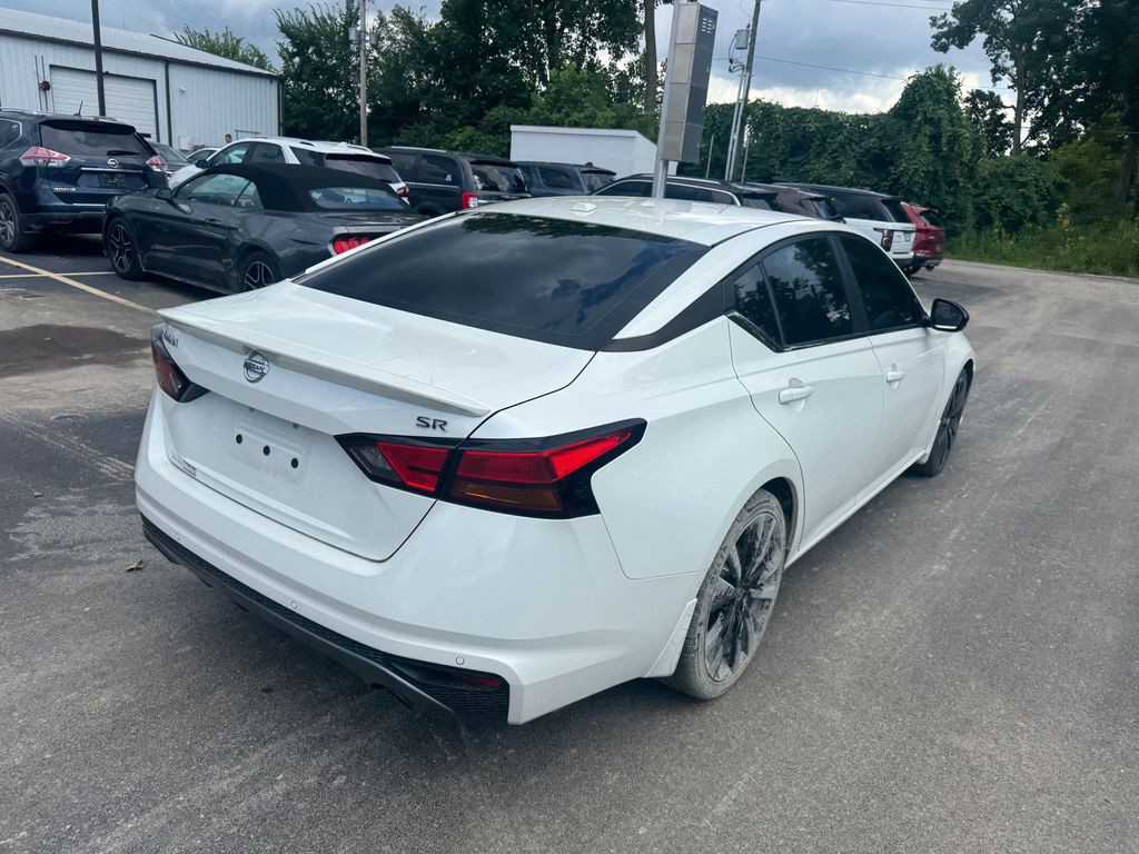 2020 Nissan Altima Image 4