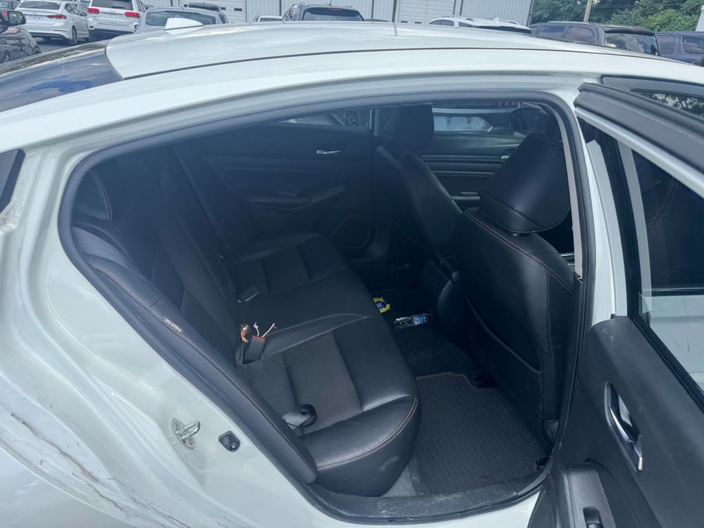 2020 Nissan Altima Image 10