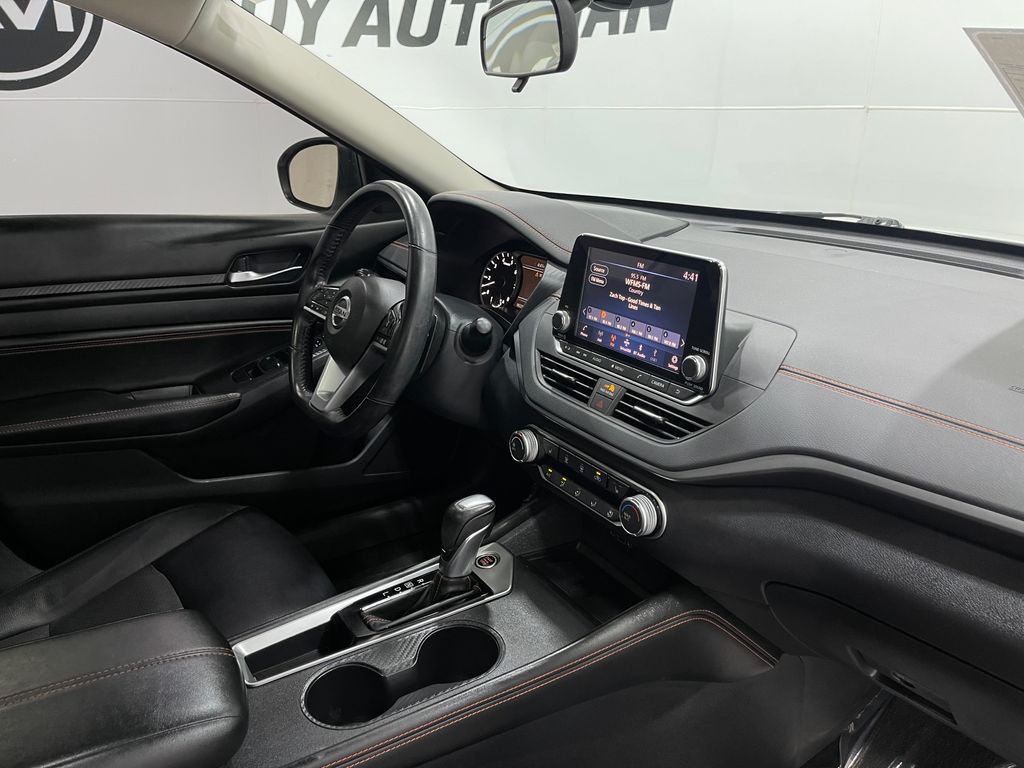 2020 Nissan Altima Image 20
