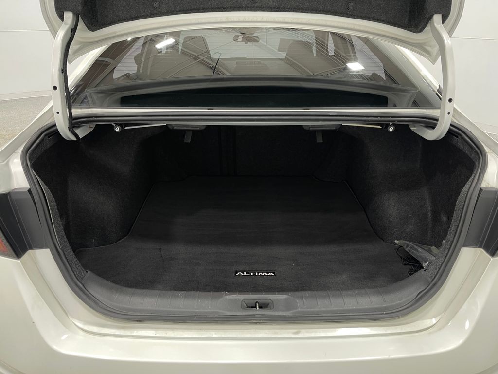 2020 Nissan Altima Image 26