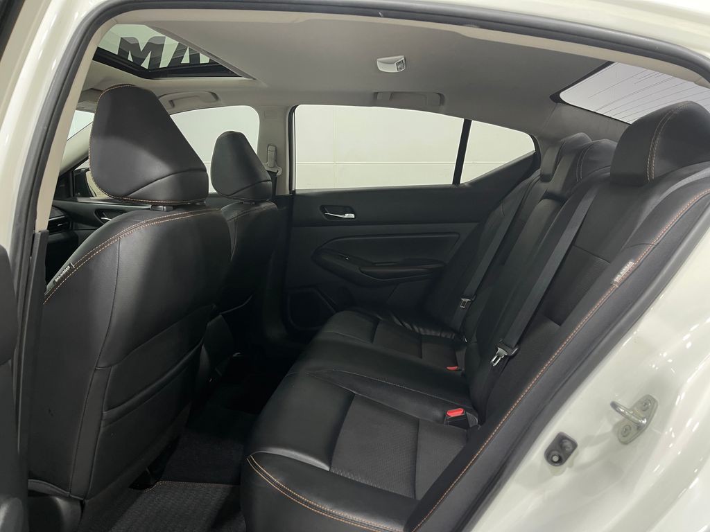 2020 Nissan Altima Image 30