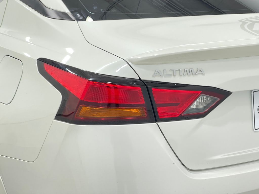 2020 Nissan Altima Image 34